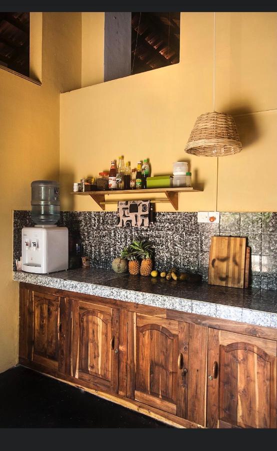 カルピティヤ Kite House Cafe Bed & Breakfast エクステリア 写真